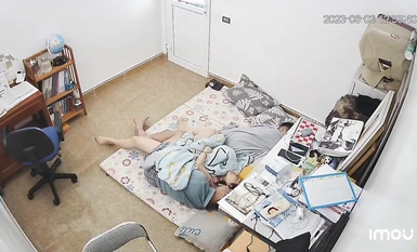 6.3 해커, 가정용 카메라를 해킹하다 점심시간에 화장실에서 돌아온 며느리가 남편이 바지를 내리고 옆에서 자고 있는 아들을 죽은 개처럼 성교하는 장면이 포착됐다.