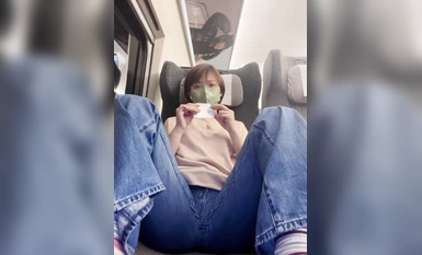 推特上海乾練短發氣質美女姐姐【未央】收費群福利~騷婊無時無刻不在放騷~紫薇噴水露出百合超級帶感 (3)