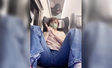 推特上海乾練短發氣質美女姐姐【未央】收費群福利~騷婊無時無刻不在放騷~紫薇噴水露出百合超級帶感 (3)