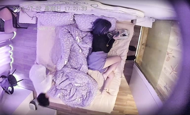 2023-07-03 Foto terbaharu hotel yang bocor❤️Pasangan pelajar yang sedang bercuti mendaftar masuk ke dalam bilik dan melihat dengan lebih dekat dan mendapati ia adalah hubungan cinta renda