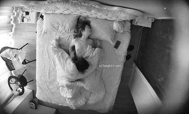 2023-07-03 Foto terbaharu hotel yang bocor❤️Pasangan pelajar yang sedang bercuti mendaftar masuk ke dalam bilik dan melihat dengan lebih dekat dan mendapati ia adalah hubungan cinta renda