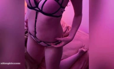 淫盪夫妻㊙️重磅泄密》萬狼求购推特ファン網紅淫妻ルナ解鎖拍私~公共場合露出、SM、紫薇、母狗 (5)