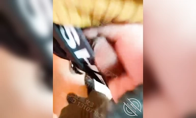 《震撼福利》㊙️超強☛亂倫》少有原創女大神外純內騷喜歡亂倫~特意把哥哥灌醉趁機钻进他的被窩 (2)