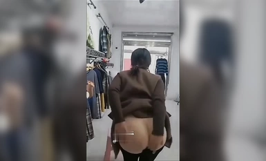 『吃瓜』河北邢台任县金环市场 服装店老板娘大跳脱衣舞吸引顾客！