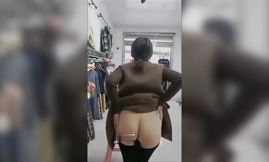 『吃瓜』河北邢台任县金环市场 服装店老板娘大跳脱衣舞吸引顾客！