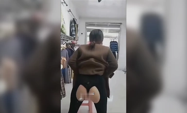 『吃瓜』河北邢台任县金环市场 服装店老板娘大跳脱衣舞吸引顾客！