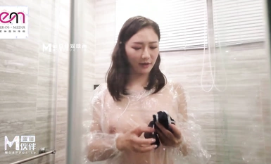 Eros Media EMX009 Miou manusia basah dan lutsinar