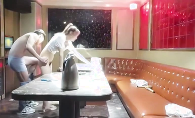 偷拍KTV啪啪 啊啊 寶貝操我 好深啊 逼逼好癢 使勁 射給我 大奶妹子騷話不停 內射完用白開水洗逼逼