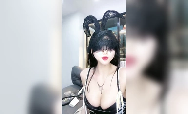 極品巨乳魅魔主播@婢女 尺度福利秀