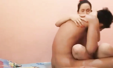 【網曝門事件】香港演藝學院中英混血校花與男友不雅視頻流出 爆操雙馬尾美女 完美露臉 高清1080P無水印版