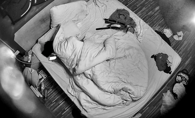 2023-7-4【酒店偷拍小情侶】極品小女友後續，睡醒就要吃JB，修長美腿足交，張開迎接爆操，美女慾望很強