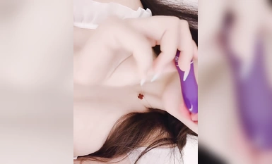 กีกี้ ผู้ประกาศข่าวสาวชาวเน็ตคนดัง 2