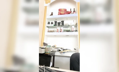 Pertunjukan Kebajikan Skala Tapak Penggambaran Model Pelacur Putih (2)