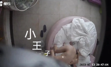 新台首發【螢石雲】大學生附近粉色圓床房酒店的情侶們 (12)