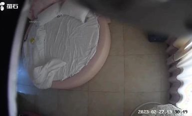 新台首發【螢石雲】大學生附近粉色圓床房酒店的情侶們 (8)