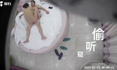 Tayangan perdana Taiwan [Fluorstone Cloud] Pasangan di sebuah hotel bilik tidur bulat merah jambu berhampiran pelajar kolej (5)