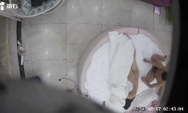 Tayangan perdana Taiwan [Fluorstone Cloud] Pasangan di hotel bilik tidur bulat merah jambu berhampiran pelajar kolej (1)