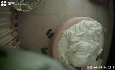 Tayangan perdana Taiwan [Fluorstone Cloud] Pasangan di sebuah hotel bilik tidur bulat merah jambu berhampiran pelajar kolej (14)