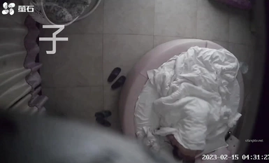 Tayangan perdana Taiwan [Fluorstone Cloud] Pasangan di sebuah hotel bilik tidur bulat merah jambu berhampiran pelajar kolej (14)