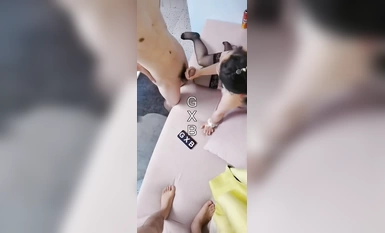 《極品反差淫妻泄密》真實騷妻居家轟趴無套內射刷鍋第一人！推特頂級綠帽奴GXB私拍調教啪啪3P美臀粉屄真不錯完結2 (29)