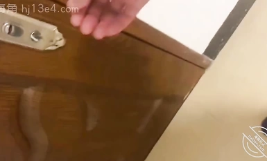 "Siêu loạn luân phúc lợi gây sốc" là một bậc thầy có thật và độc đáo, người ghi lại những ngày anh và chị dâu đang cho con bú với bộ ngực khủng và mông to yêu nhau ~ quan hệ tình dục với chị dâu trong khi anh trai cô thì không ở nhà (1)