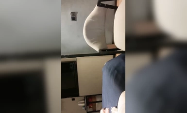 某校園校花下海【蘿莉盟主】，全裸自摸扒穴高潮，暑假兼職賺生活費，小仙女逼逼美 (4)