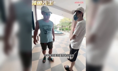 【頂級性愛❤️極品小仙女】頂級女神『曼妃小雨』最新劇情定製《賣原味絲襪閨蜜的陷進》內射緊致小穴  (1)