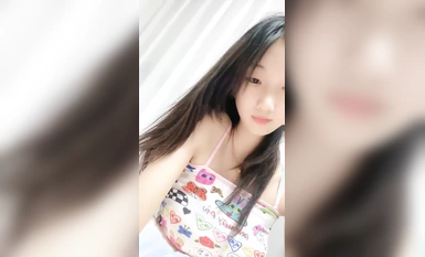 新人，學校剛跑出來的，【兔熊】，18歲學生妹，為了賺下學期的學費，清秀的小臉蛋，這逼逼真粉，真嫩 (1)