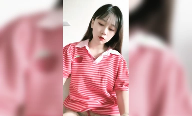 極品大學生，【蔓蔓】，暑期實習，兼職文員，下班了到公廁尿尿，停車場無人處自慰，玩得就是 (2)