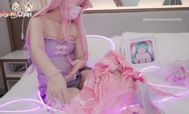 Selebriti Internet berkualiti tinggi @ kawan baik kakak anak patung dewi terkenal "Ma Su'er" mengumpul cosplay Puteri Wang Zhaojun tanpa kondom dan memancut di tangannya untuk dia bau.