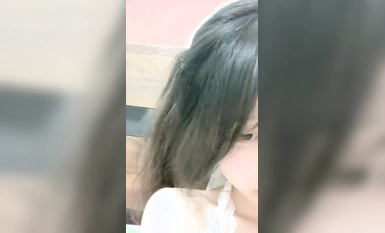 A 05 year old student girl, looks like Wang Xinling, [sexy long legs] Gulu-Gulu Bear, pussy pink pussy flowing, slim figure tickles the heart (3)