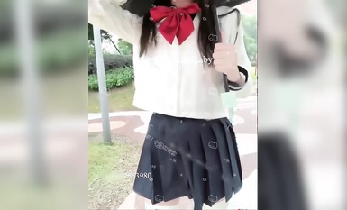 【超火露出❤️蘿莉】兔崽愛噴水✨ 正能量戶外露出被閨蜜跳蛋控制 時刻保持蜜穴快感 邊走邊高潮 尿汁潮吹狂噴傾瀉