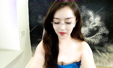 新人、24歳ホワイトカラー、顔面偏差値バツグン、[yizhikeai]、メガネをかけるとすぐにこの感じ、胸クリップを束ねた（2）