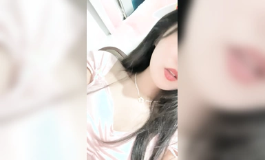 新人顏值美少女！收費房道具自慰！一手抓美乳，跳蛋按摩器震穴，搞得騷穴好濕，低低嬌喘極度淫騷