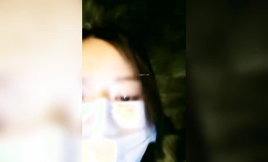 新人御姐，坐標江西，【迷人的反叛角色】，戶外勾搭，帶著美團外賣小哥哥，鑽進小樹林操逼 (2)