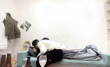 【白嫖探花】密碼房，大胸女神，一直說不要_被大佬強上_手被咬出血_一片傷痕，真實刺激對白精彩泡良必看