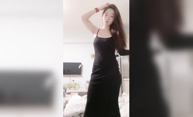 花臂紋身美少女！居家男友操逼！美臀肥穴騎乘位，上下套弄大屌深插，搞得妹妹舒服了