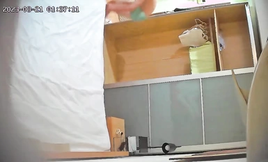 2023-8-20新流出公寓式酒店偷拍❤️聊天話題很有趣年輕小情侶開房連續干幾炮