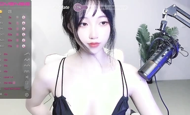 Pemandangan yang jarang berlaku dalam satu abad dewi cantik Qiu_Kiyomi 23.8.16 Video (1)