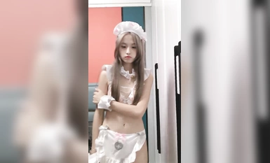 สาวน้อยแสนน่ารักและไร้เดียงสาที่เป็นน้องใหม่ในโรงเรียน (2)