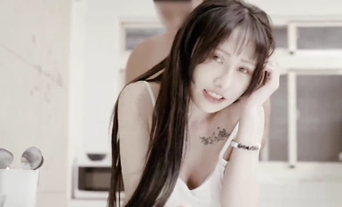 สาวอกใหญ่ก็กินข้าวเช้าได้นะ กินข้าวยังไงดี ทำไมนิสัยเสียจัง