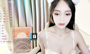 新人，卧槽，好純好漂亮，【KeBao】，剛下海就全部脫光光，呻吟聲太好聽了，白白嫩嫩，把自己爽癱（2）