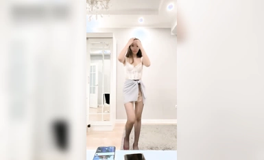 ハングリーセクシーシスター黒絹のエロティックな露出した顔のすべての種類のプレイ、オーラルセックス巨根ディープスロート草の口に男の子によって、おっぱいの嫌がらせをこするに横たわって草を破裂させる（3）