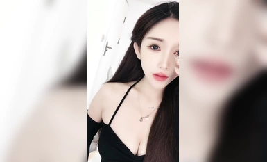 彼女は特に美しく、[女神、張曼曼]は彼女よりきれいな人を見つけることができない (4)