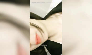 清純美女網紅反差小姐姐【5點點】線下私拍，淫聲浪語私處特寫紫茄子紫薇冒水白漿泛(1)