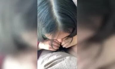 カップル漏れ彼氏フェラチオ巨乳女子校生彼女の口から溢れるジュース引っ張りシルクとても卑猥なこの精液全体頭の上に少し肉便器ガールフレンド