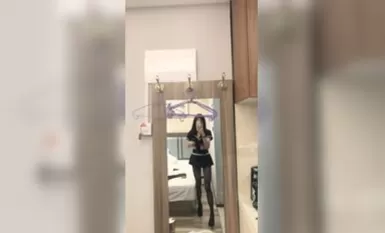 四男一女酒店淫乱，男男，男女，挑战全网最淫乱场景，浪叫喘息声此起彼伏，人气登顶好刺激