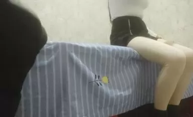 走遍大街小巷快餐，性感不错颜值马尾少妇，带到小房间开操，扒掉内裤直接操，操的水很多