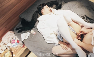 《高價P站付費解鎖》露臉才是王道！專注玩美少女嫩妹的推特富二代大神【JK_0571】私拍合集，調教打炮中出內射玩的全面 (5)