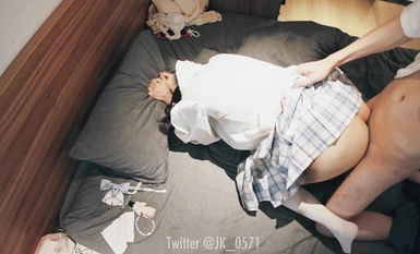 《高價P站付費解鎖》露臉才是王道！專注玩美少女嫩妹的推特富二代大神【JK_0571】私拍合集，調教打炮中出內射玩的全面 (5)